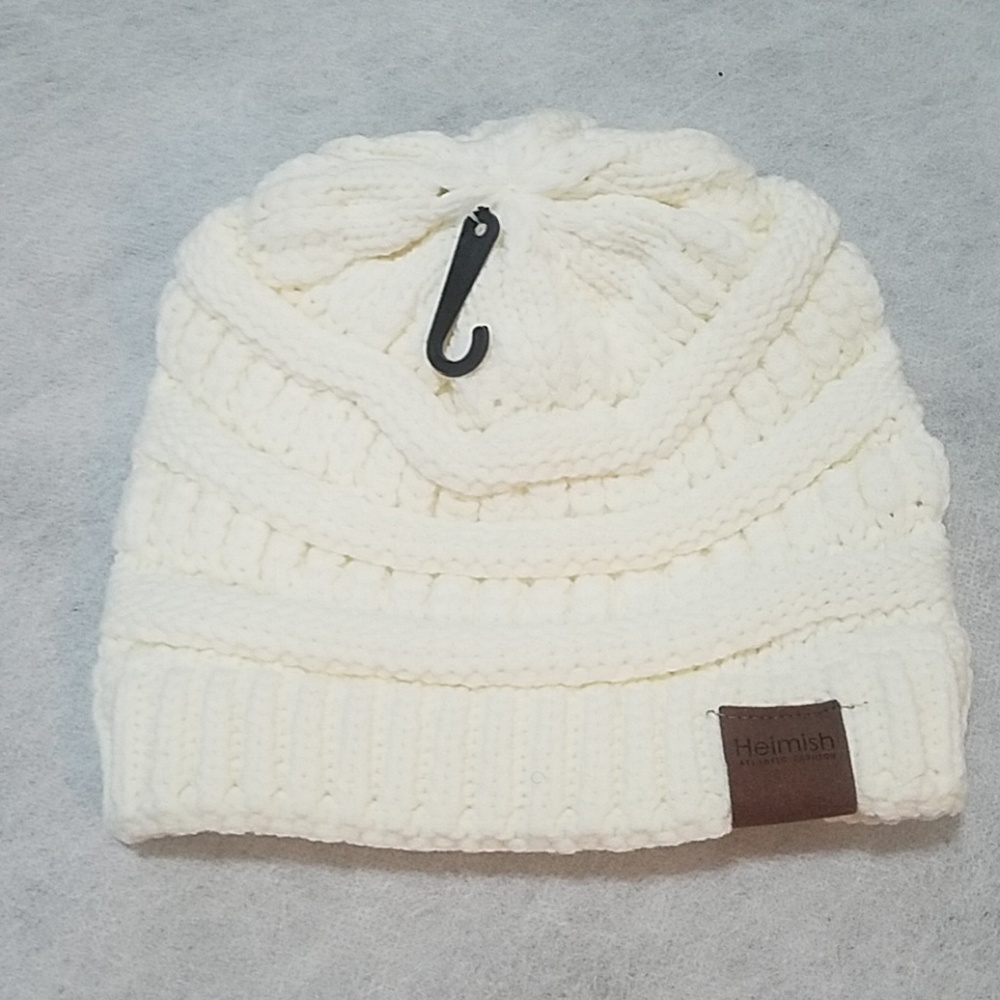 Heimish girl's winter hat